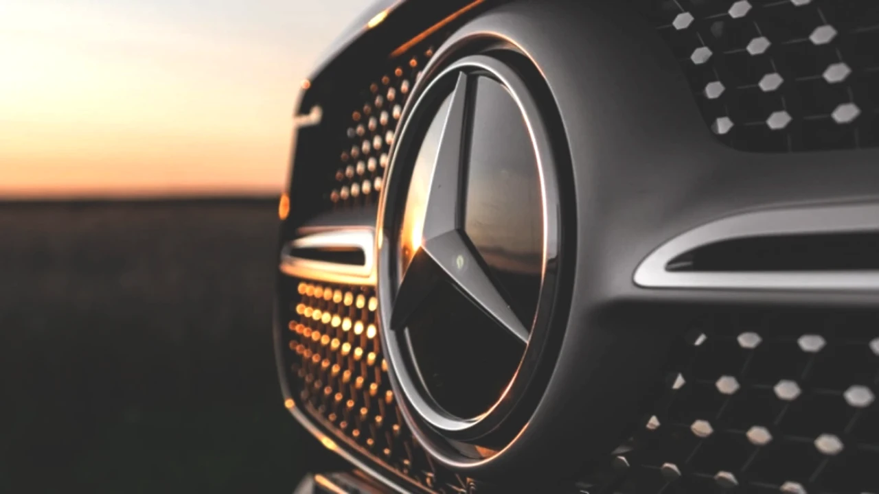 Mercedes-Benz'den Şok Karar! Efsanevi Elektrikli Seri Üretimden İlerliyor
