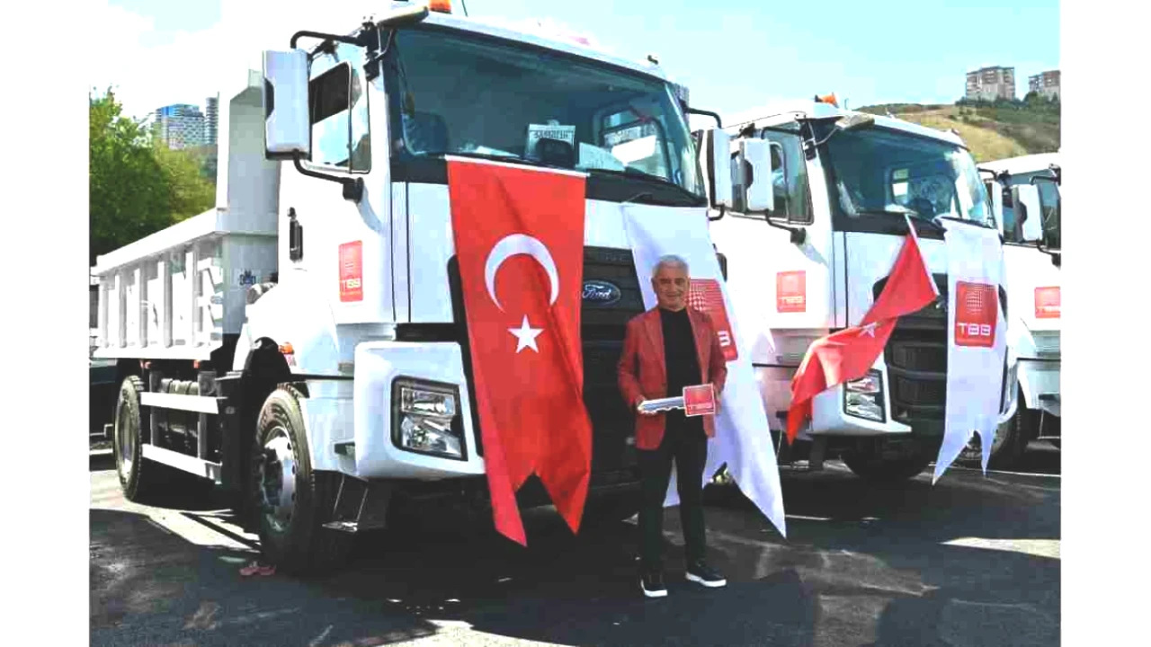 Finike’ye Türkiye Belediyeler Birliği’nden Yeni Araç Desteği Açıklandı!