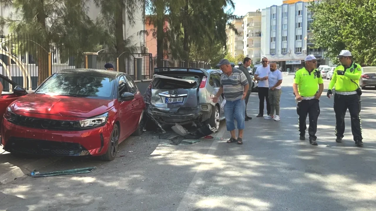 Topuklu Ayakkabı Fiaskosu! 6 Aracın Şok Hasar Aldığı O An