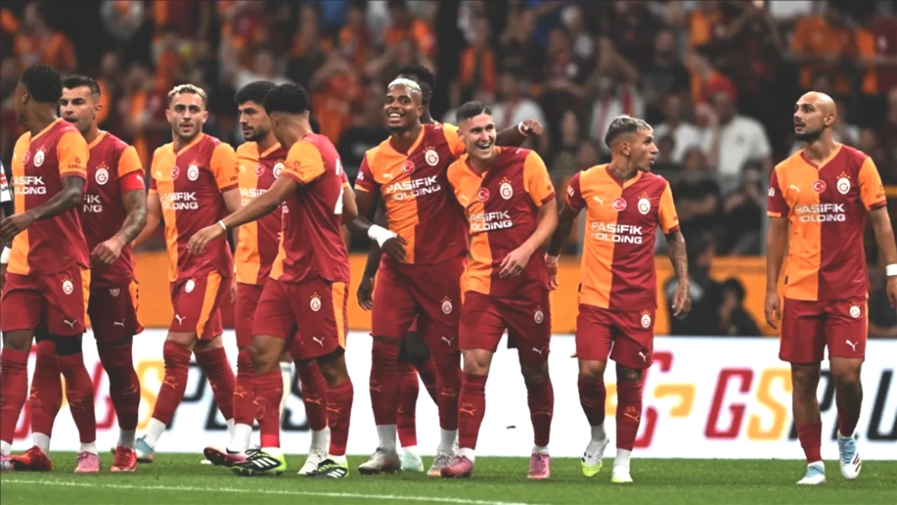 Şampiyonlar Ligi Kadro Bildirimi İçin Son Saatler! Galatasaray Hangi İsimleri Açıklayacak?