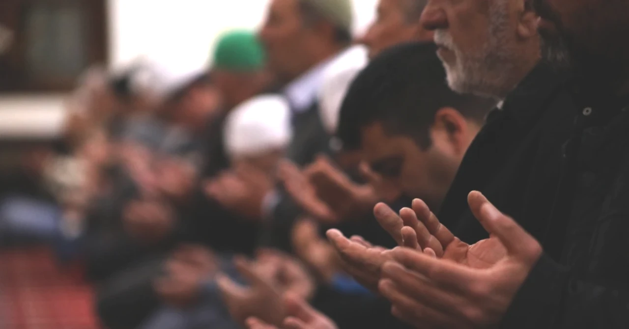 Cuma Namazı Nasıl Kılınır? İşte Rekat Sayısı ve Detaylar!