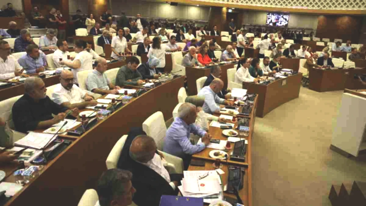 Muhittin Böcek'ten Büyükşehir Meclisi'ne Dikkat Çeken Mektup!