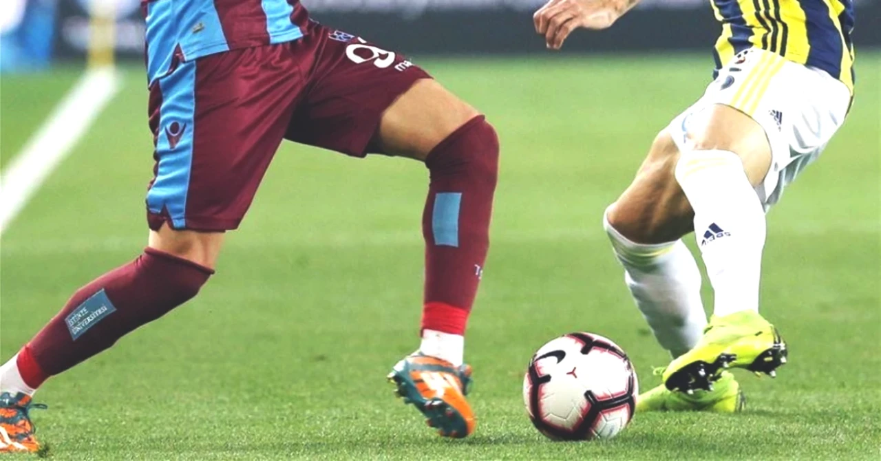 Fenerbahçe - Trabzonspor Maçının Saati Değişti! Yeni Zaman ve Kanal Bilgisi Burada!