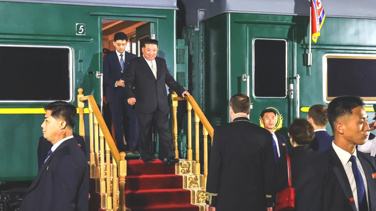 Kuzey Kore Liderinin Gizemi: Uçak Yerine Neden Zırhlı Tren Seçiyor?
